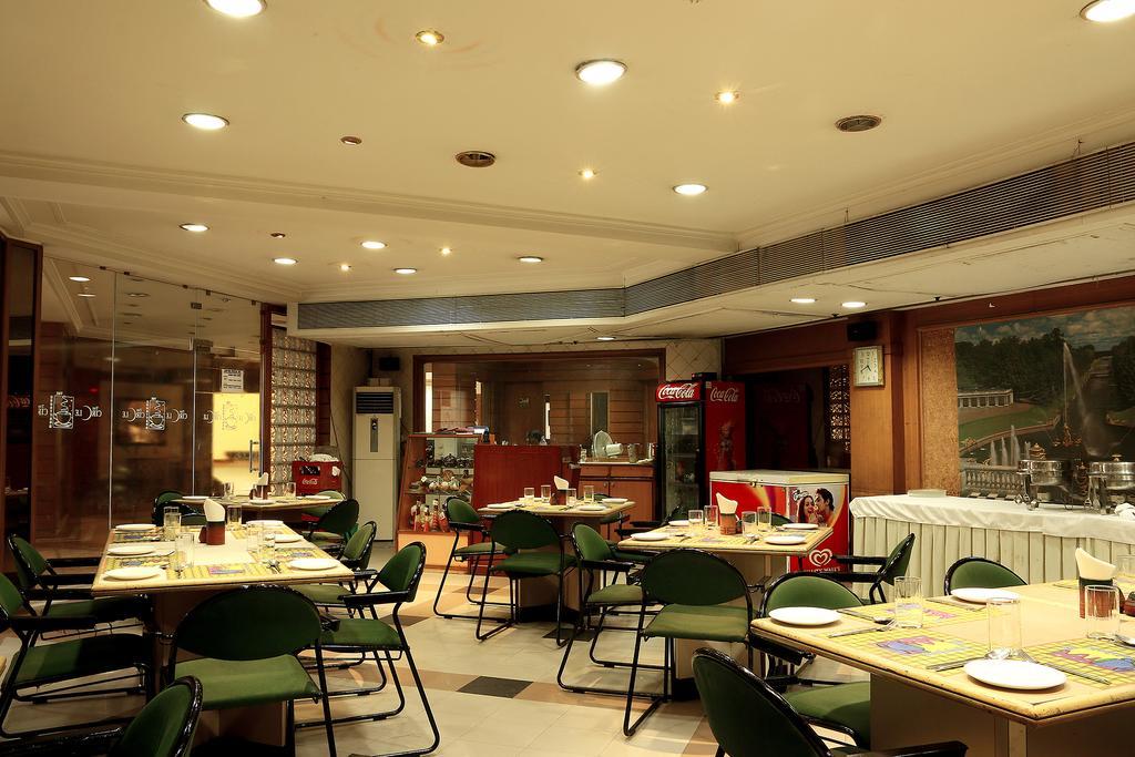 The Circle Club Inn Calcutta Buitenkant foto